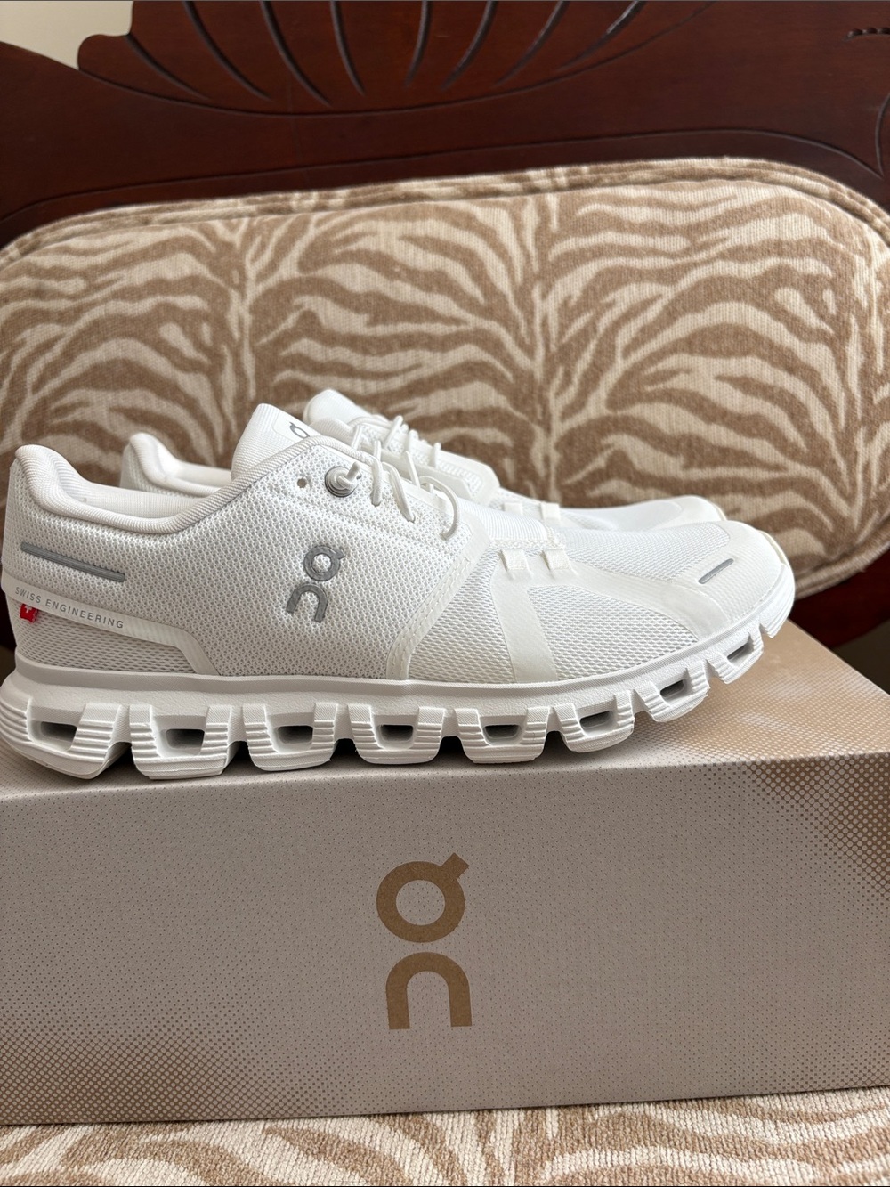 Women’s Cloud 6 White in Box! - Picture 2 of 13